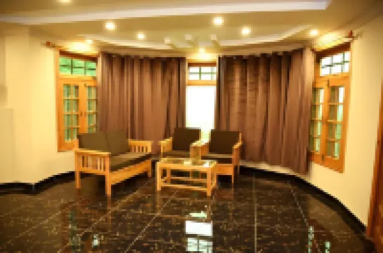 레전드 호텔 치트럴