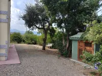 Sunny House, vacation home with garden near the beach in Budoni!