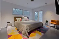 Luxury Private Resort - 1 Block to El Paseo! Sleeps 12!