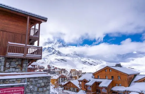 6-person apartment with view and pool at the foot of the slopes