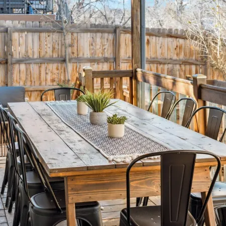 Hot Tub + Fire Pit + Huge Yard + Sleeps 12 + 2 Kitchens + Family Retreat