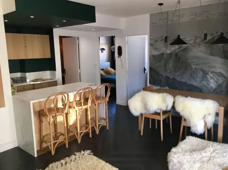 Large T3 60 m3 refurbished, at the foot of the slopes, tourist office and ESF