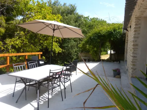 Quiet cottage in the countryside facing Mont Ventoux Các khách sạn ở La Roque-sur-Pernes