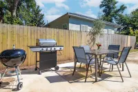 Bay La Launch: Two Bed / One Bath House