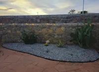 Desert Oasis, Spacious 4-bedroom house 2 king bed w/ Heated Pool & Jacuzzi Hotels near Marshalls