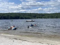 Charming updated 3-bedroom house in Lackawaxen with HOT TUB Hotels in Lackawaxen Township