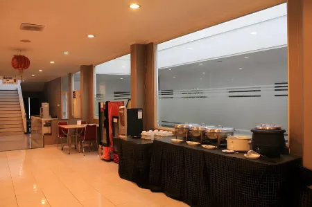 Hotel Sinar 3 Отели в г. Sedati