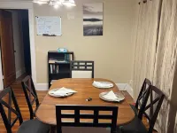 Charming 3-Bedroom Upper Unit Home 다윈 마틴 하우스 주변 호텔