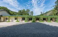 Emerald Valley Inn