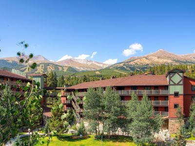 River Mountain Lodge by to