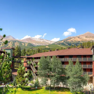 River Mountain Lodge by to Hotels near C-Chair