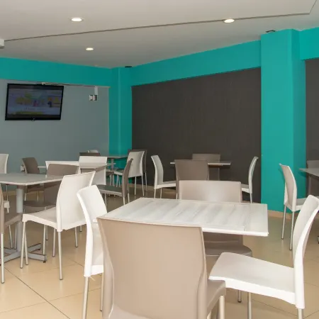 Hotel Impala -Atras del Ado