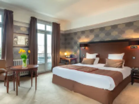 Le Grand Hotel Hotels in Tours