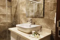 The White Orient Hotel - พร้อมWifi