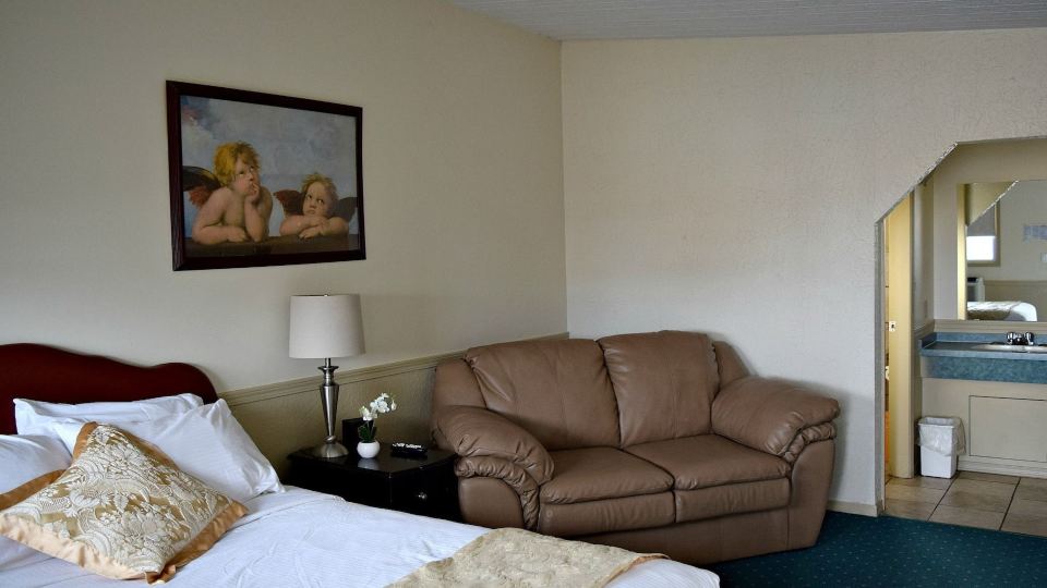 Centre Suite Inns Motel