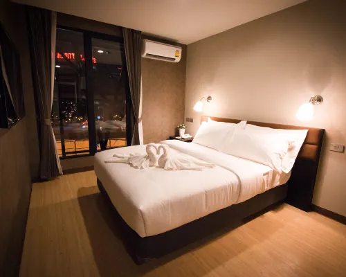 C U Inn Bangkok Hotels near Wachirabenchathat Park