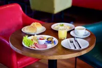The Rhin - Bữa sáng