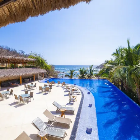 Coral Blue Huatulco All Inclusive