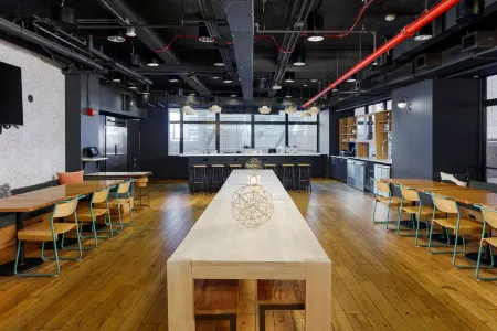 Placemakr Wall Street Отели рядом с достопримечательностью «City Hall Park Visitor Information Center»