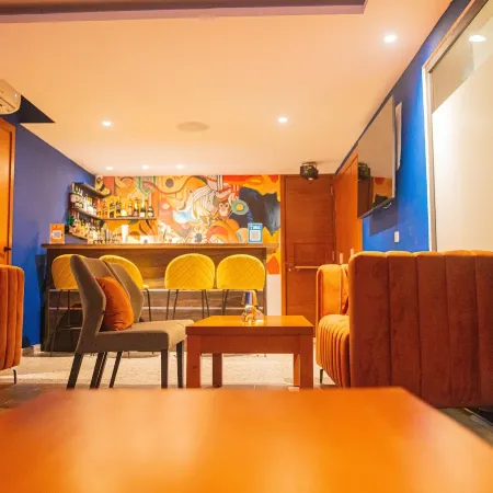 The Six Apparthotel