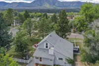 Bluebird Inn Hotels in Monument