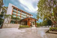 Luxtalay Khanom Hotel - balcony
