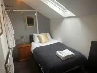 The London Inn Hotel di Colesbourne