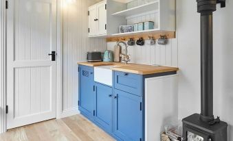 Host & Stay - the Lobster Pot