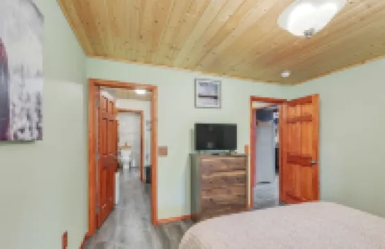 Cabin in the Woods 1 Bedroom Cabin