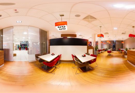 ibis Warszawa West Station