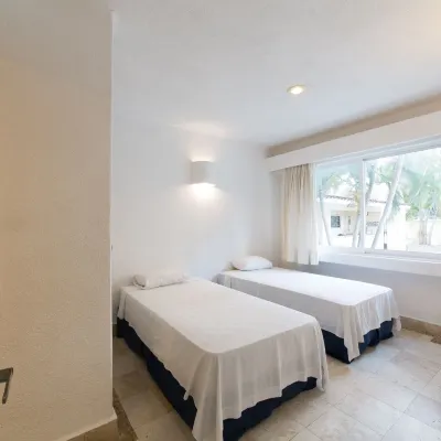 Hotel Villamar Princesa Suites Hotels near Acapulco International Airport