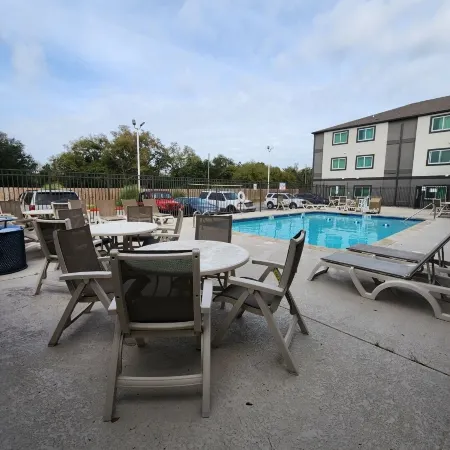 Motel 6 Biloxi, MS - Beach