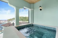 Sophisticated Modern Home w/ Ocean Views, Gorgeous Master Suites & Private Jacuzzi - Apartments