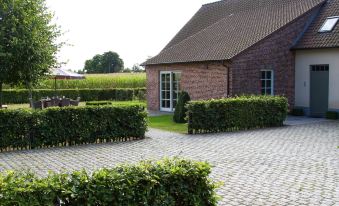 Peer Villa with Garden