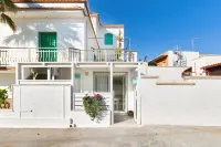 2184 Mono Chicca Blu Hotel dekat Ghetto Ebraico