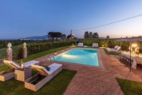 Fattoria Camigliano, Luxury Farmhouse with Pool inside a Wine Estate -  case vacanza in affitto