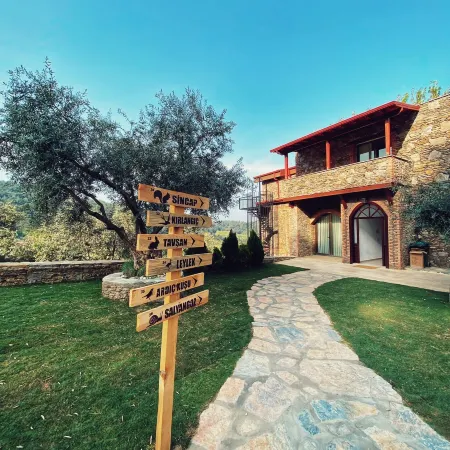 EPHESUS  RETREAT