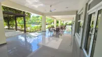 Con Piscina a 10 Minutos del Aeropuerto Hotels in Licey
