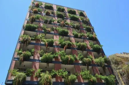 Nest 1 Hotel Отели рядом с достопримечательностью «Рынки Бейрута (Суки)»