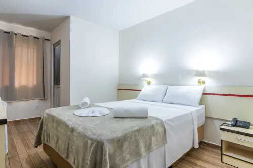 Foz Budget Hotel - parkir
