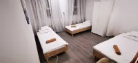 Hostel Warszawa Powstaniec  호텔