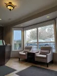 Riverland Inn & Suites