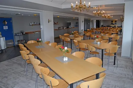 Storstua Omsorgs- og Konferansesenter Отели в г. Svelvik