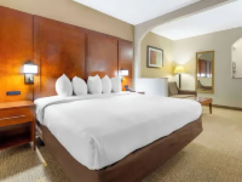 コンフォート スイーツ イン アット リッジウッド ファーム セーレムのホテル