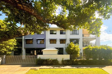 Cozy Cairns Stay - Near Airport, City & Esplanade