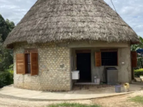 White Cat Farm Hut Inn Ξενοδοχεία στην πόλη Igara