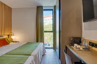 Dwo Colours Alcalá Hotels near Simancas Metro Station