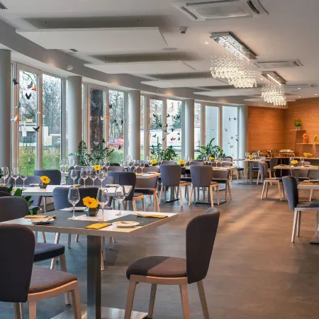 Hotel Vivaldi Отели рядом с достопримечательностью «Парк Цитадель»