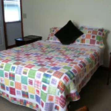 Pristine Cape Cod on the Creek! 4 Large Bedrooms - 6 Guests