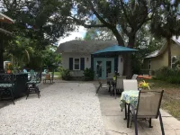 Ozona Guesthouse! 3 Blocks to Pinellas Trail, Brewery, Eats, & Dog Friendly! 팝 스탠셀 공원 주변 호텔